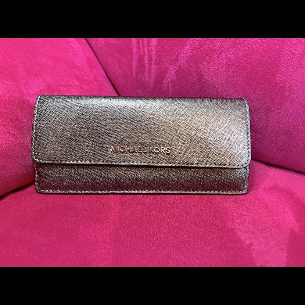 Michael Kohrs metallic wallet
